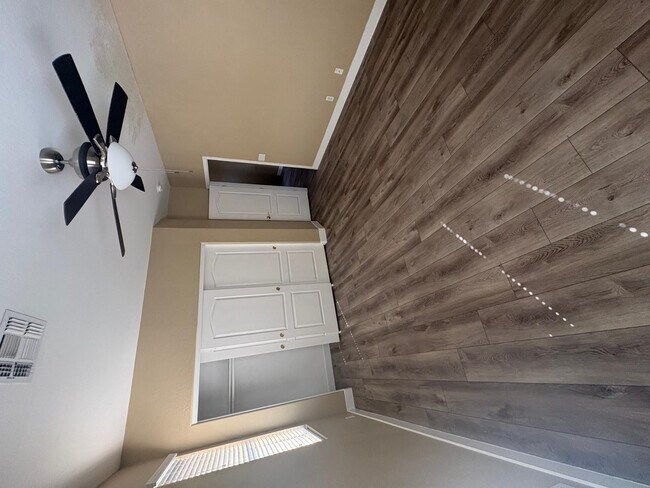 Building Photo - 2245 E Detroit St