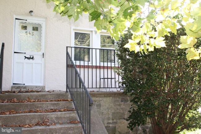 Building Photo - 545 Northbrook Rd