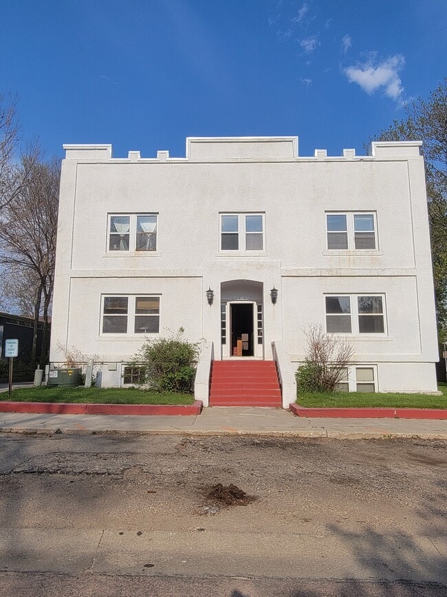 Primary Photo - Best Apartments