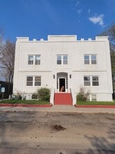 Building Photo - Best Apartments