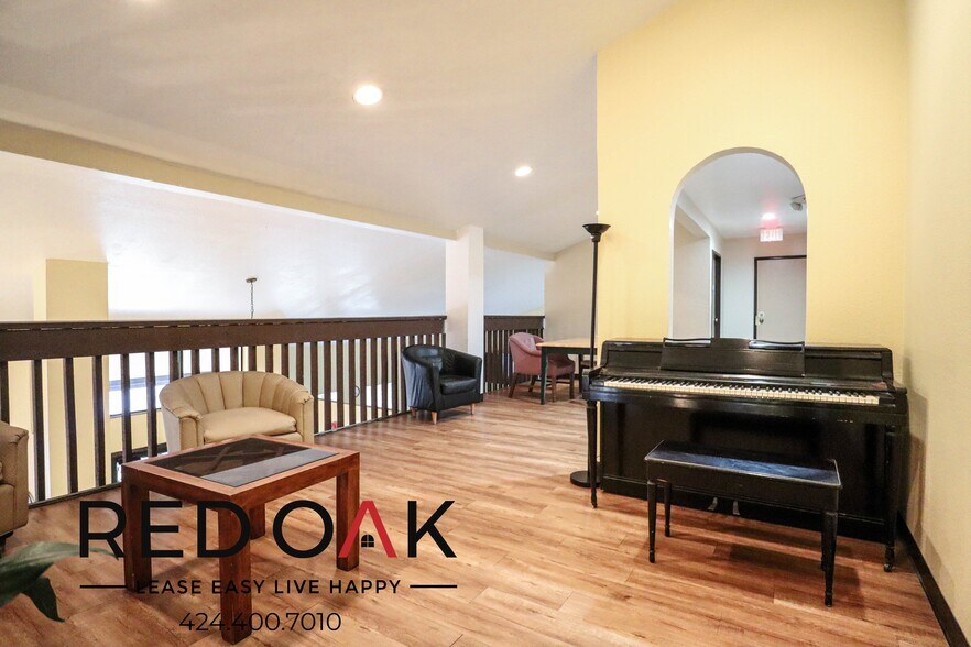 Building Photo - 16200 Vermont Ave