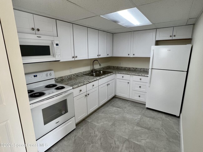 Building Photo - 1425 Oak St