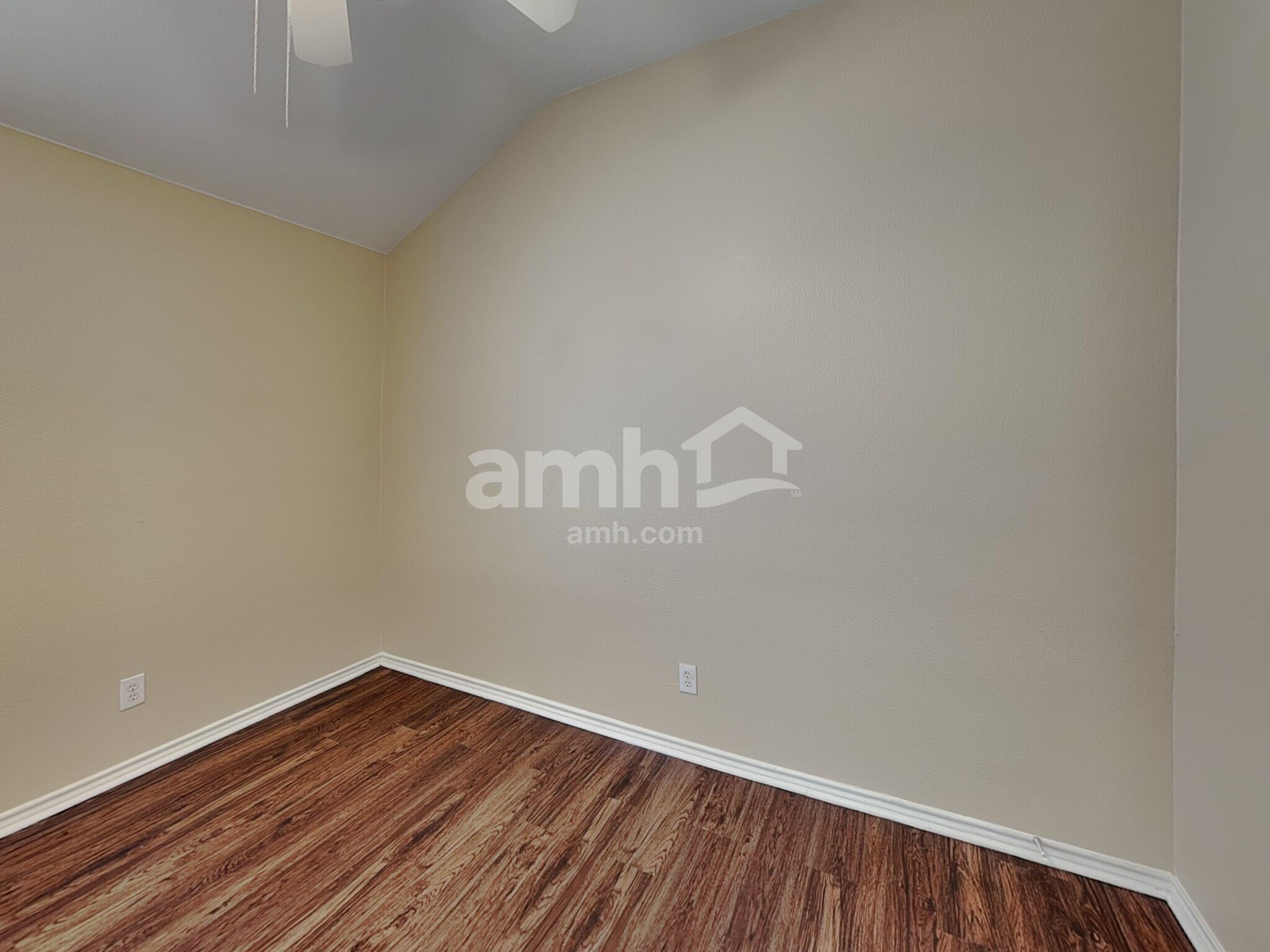 Building Photo - 909 Remington Dr