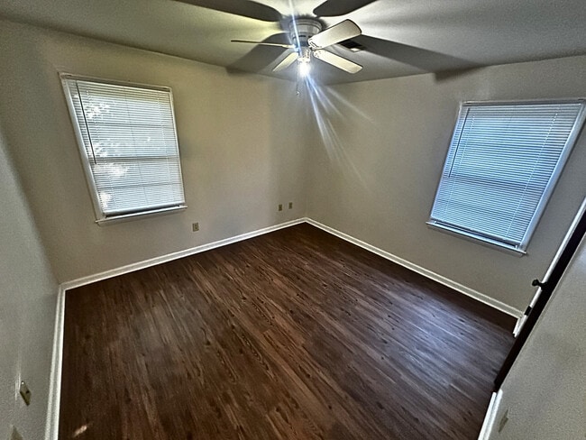 Building Photo - 125 Rosewood Dr