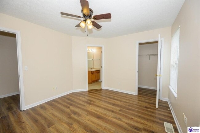 Building Photo - 128 Skyline Dr