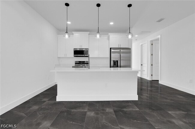 Building Photo - 111 Harry Ave S