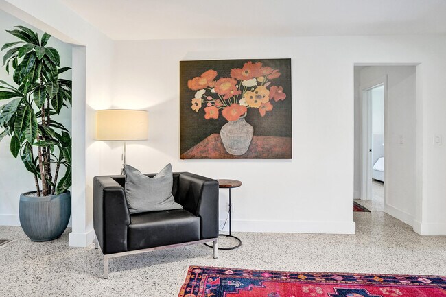 Building Photo - 221 N Swinton Ave