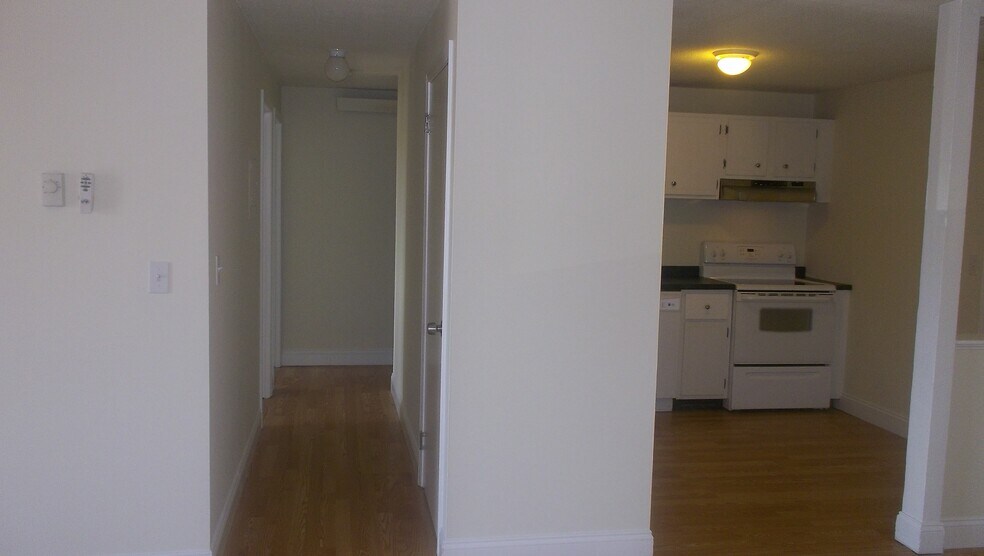Building Photo - 7 Wildwood St