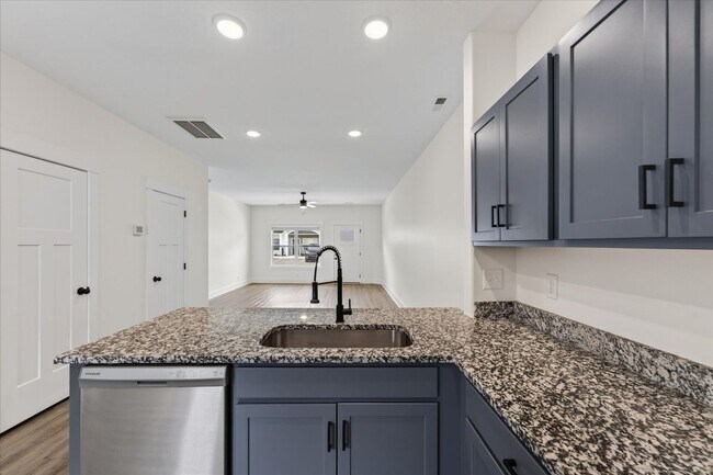 Building Photo - 309 Front Rdg Cir