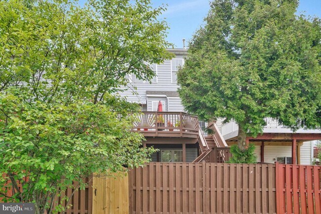 Building Photo - 22438 Maison Carree Square