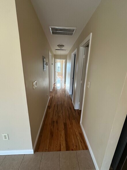 Building Photo - 147 Fairmount Ave