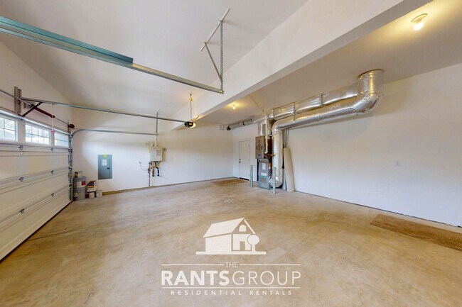 Building Photo - Beautiful 3 bedroom, 2.5 bath, 2-story home in Steilacoom Ridge