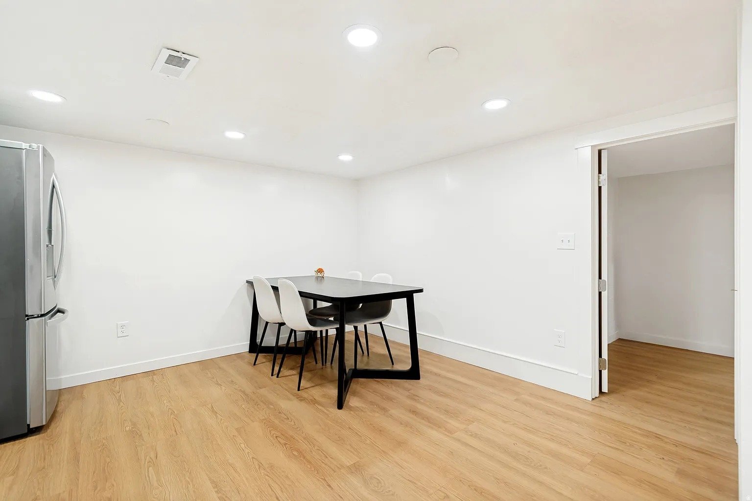 Building Photo - 8947 S 500 E