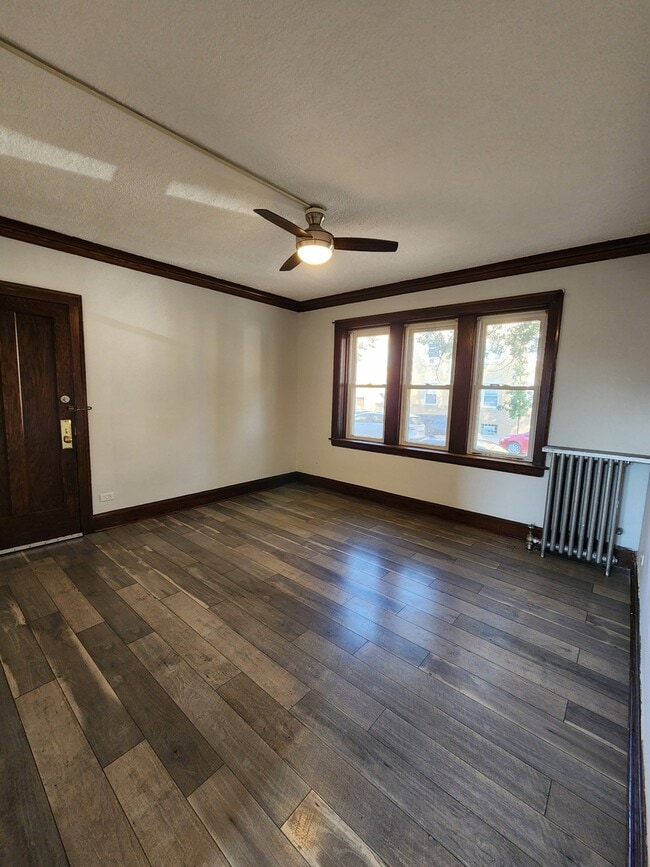 Building Photo - 3318 N Laramie Ave