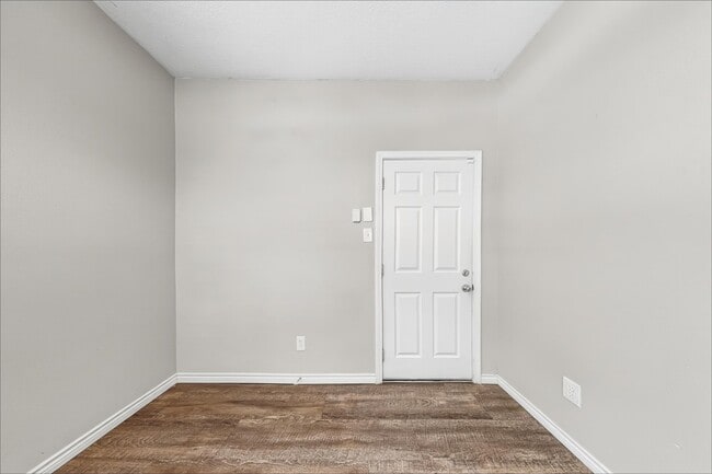 Building Photo - 2423 Lofty Falls Ct
