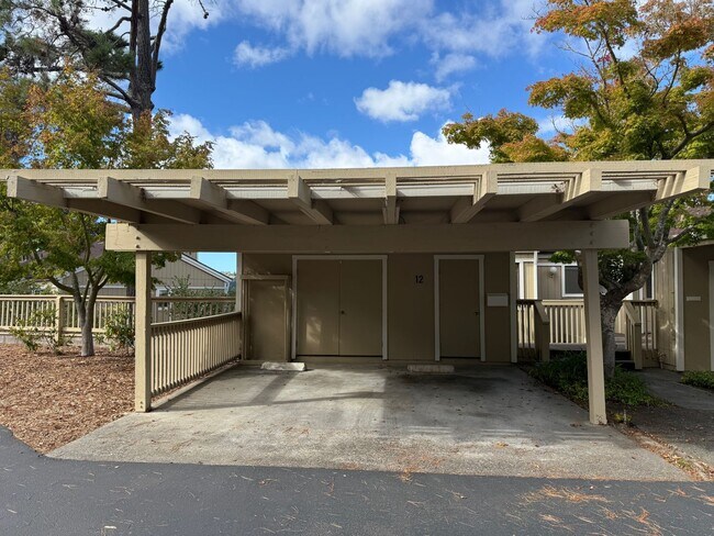 Building Photo - PENDING WITH ACCEPTED APPLICATION - LARGE ...