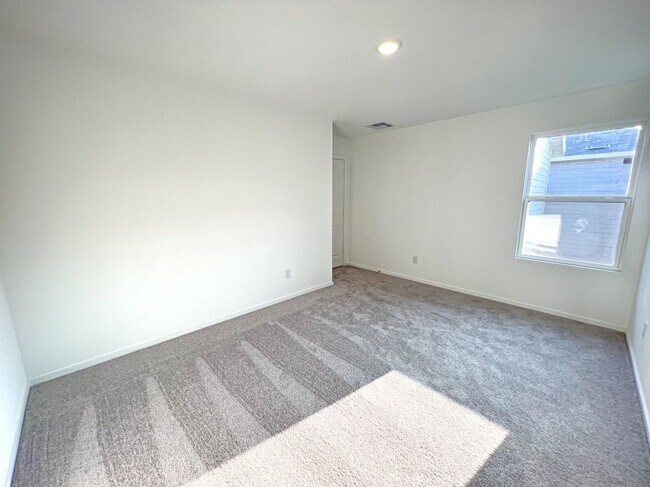 Building Photo - 21479 Carosella Dr