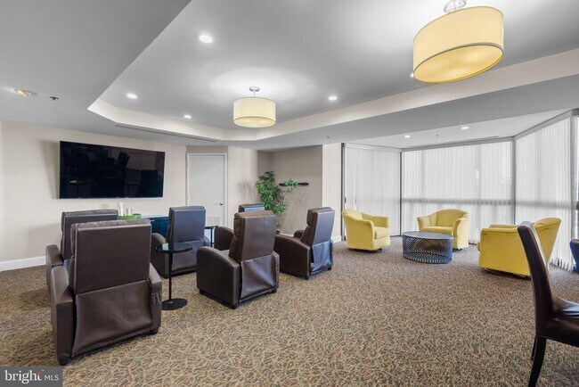 Building Photo - 900 N Stafford St