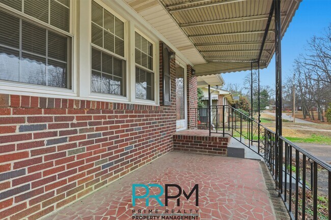 Building Photo - 8 Kathryan Ct