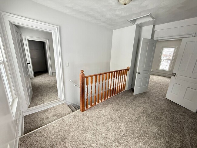 Building Photo - 107 Sager Rd