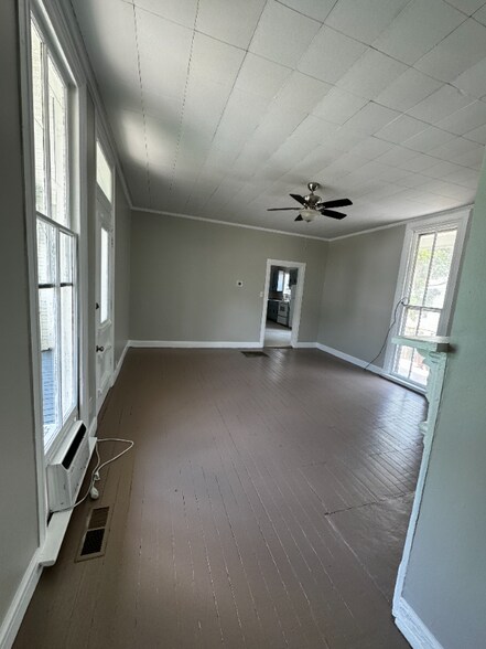 Building Photo - 1315 S High St