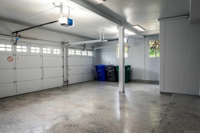 Building Photo - 2930 Doreet Way