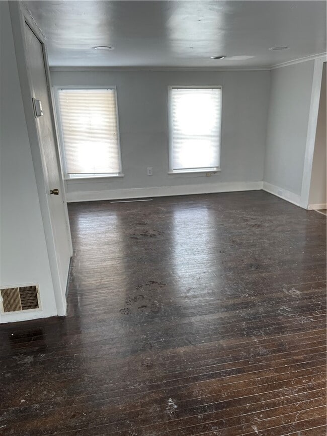 Building Photo - 210 Sullivan St