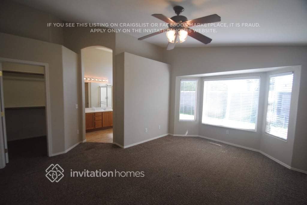 Building Photo - 4073 E Princeton Ave