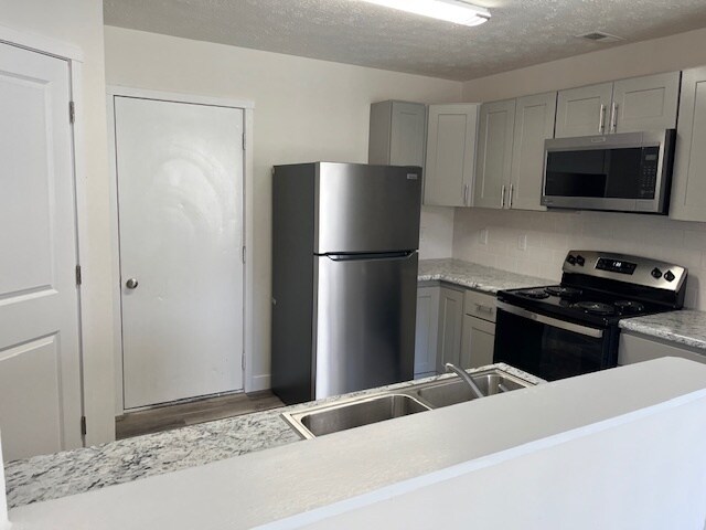 Building Photo - 3135 Brunswick Ct S