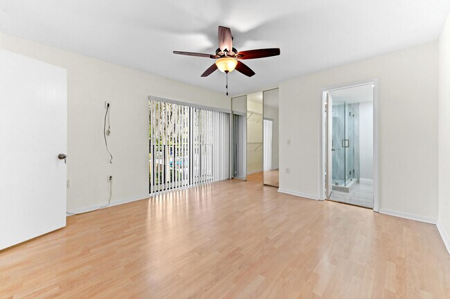 Building Photo - 146 Heritage Way