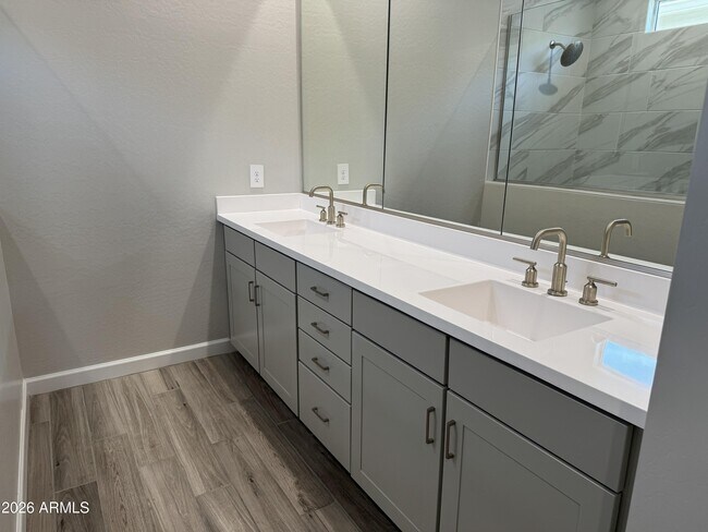 Building Photo - 10212 W Alex Ave