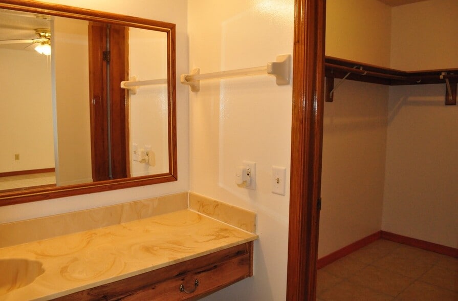 Master walk in closet/bath - 916 Spring St NW