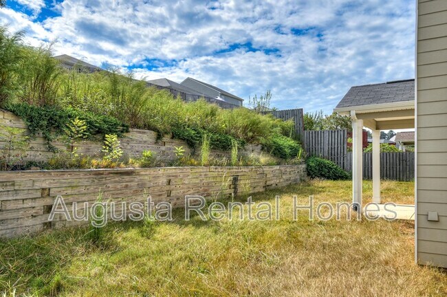 Building Photo - 5014 Vine Ln