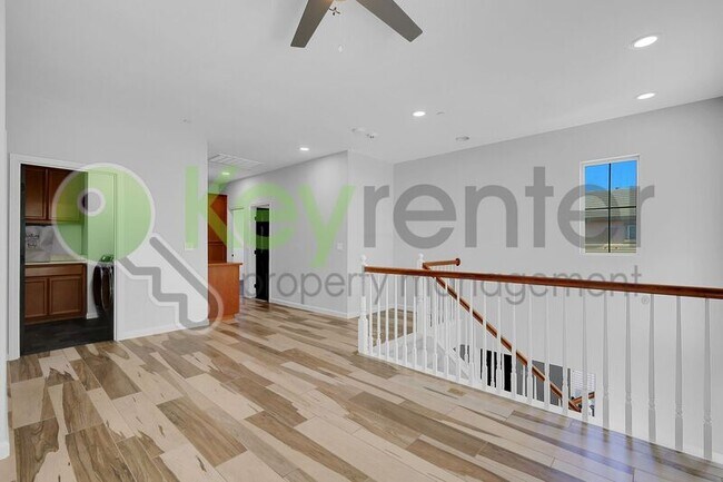 Building Photo - 973 Courtyards Loop