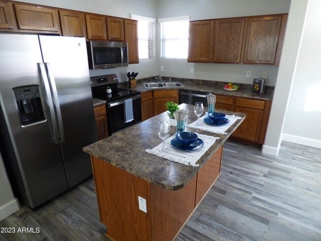 Building Photo - 1927 N 78th Dr