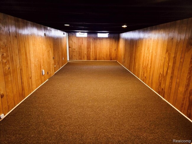 Building Photo - 24309 Norfolk St