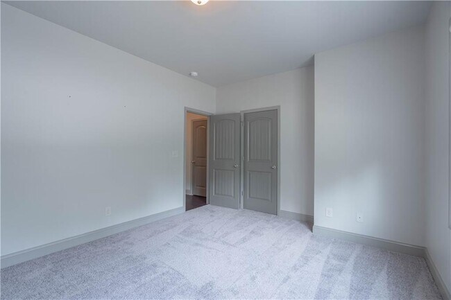 Building Photo - 2121 Spring Sound Ln