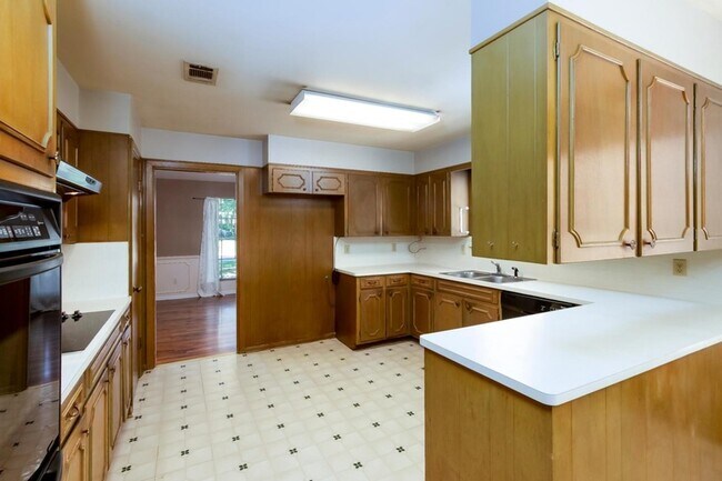 Building Photo - 1510 Belvedere Dr