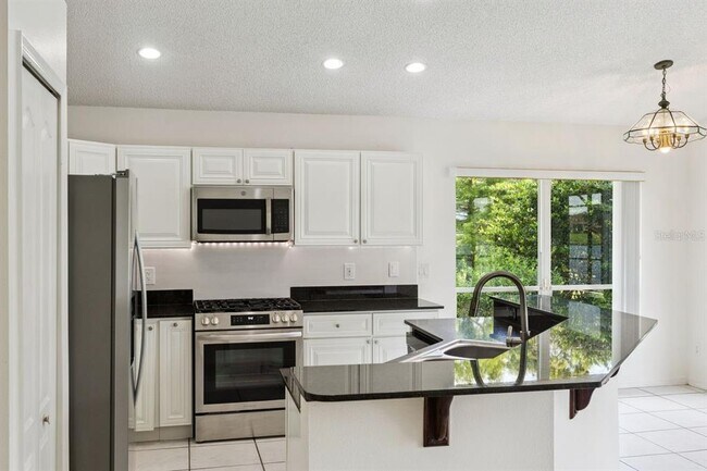 Building Photo - 13635 Waterhouse Way