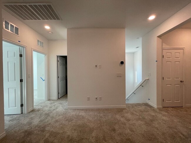 Building Photo - GATED 3 BED 2.5 BATH 2 CAR GARAGE + LOFT IN NORTH LAS VEGAS