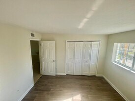 Building Photo - 1905 Palm Beach Trace Dr