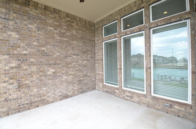 Building Photo - 24023 Tirso River Ct