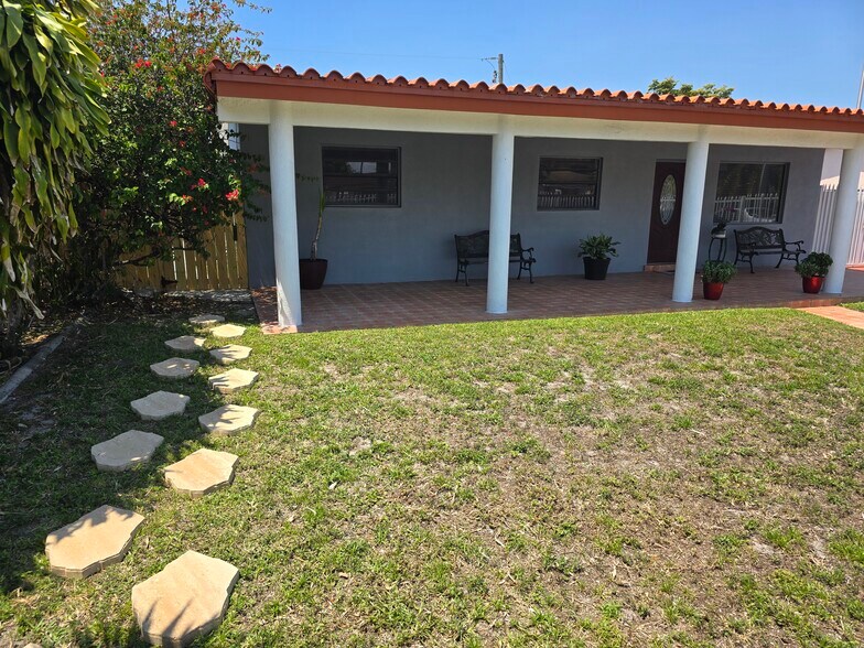 Building Photo - 3574 W 14th Ct