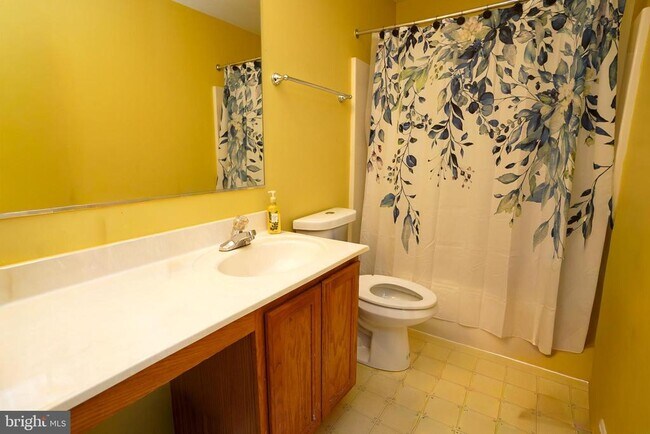 Building Photo - 5636 Gwynndale Ave