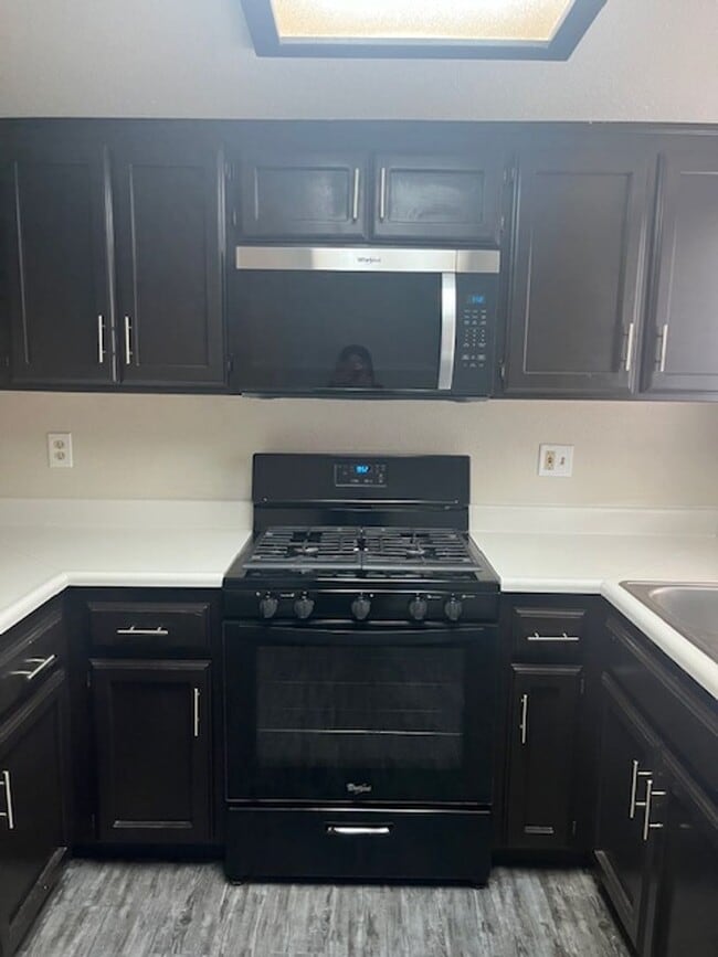 Building Photo - HW-817