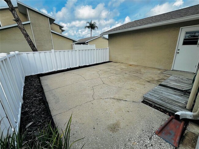 Building Photo - 6490 Cape Hatteras Way NE