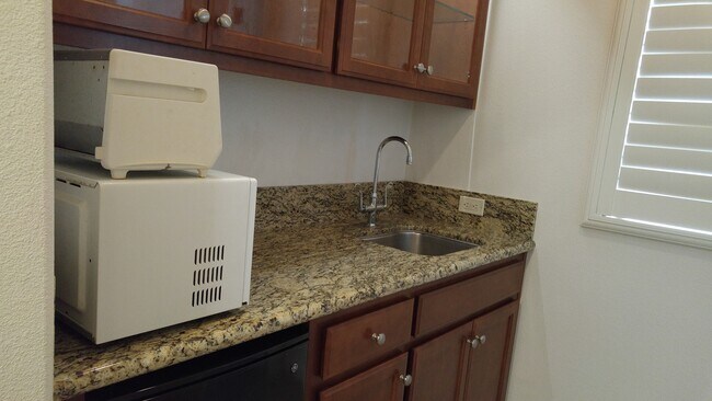 Building Photo - 153 Lucy Ln