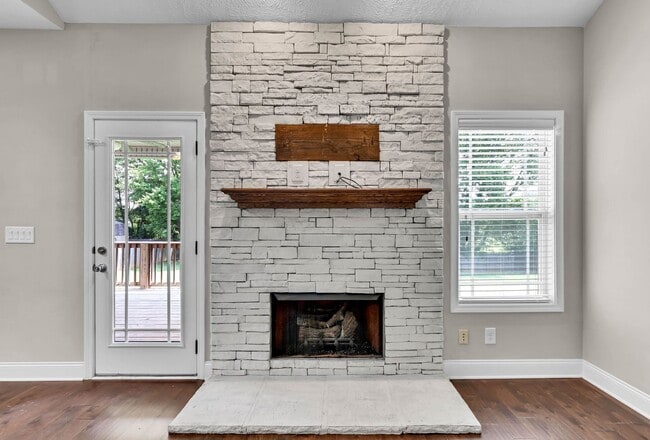 Building Photo - 987 Promenade Dr