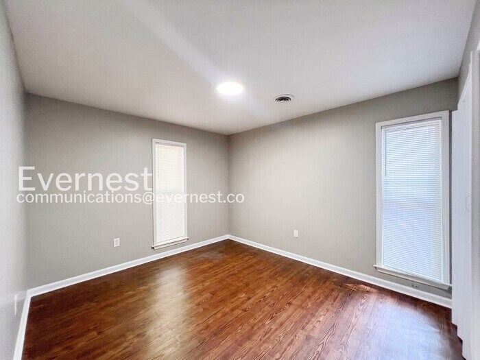 Building Photo - 5787 Northland Dr