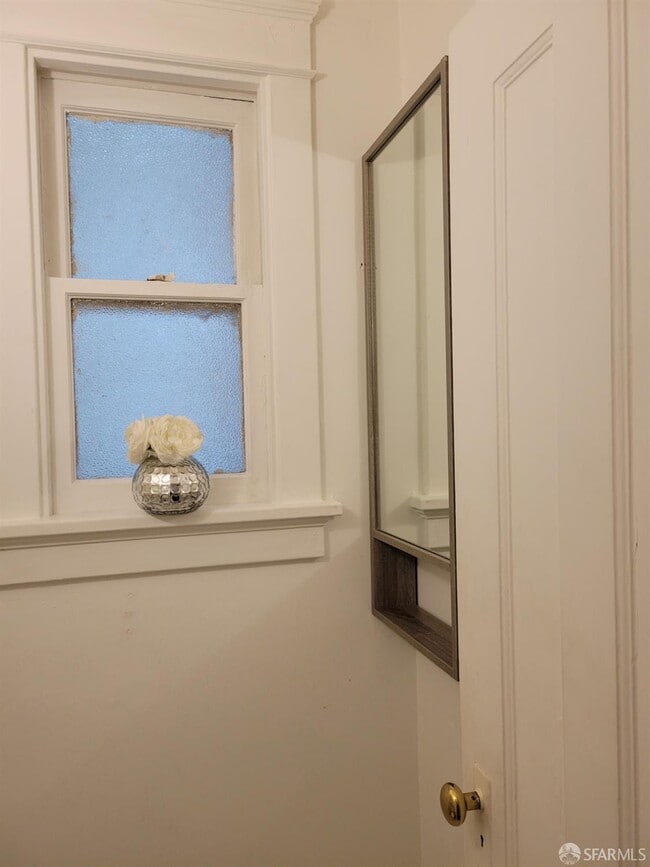 Building Photo - 120 21st Ave